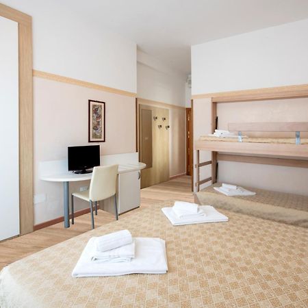 Hotel Continental Μιλάνο Μαριτίμα Εξωτερικό φωτογραφία
